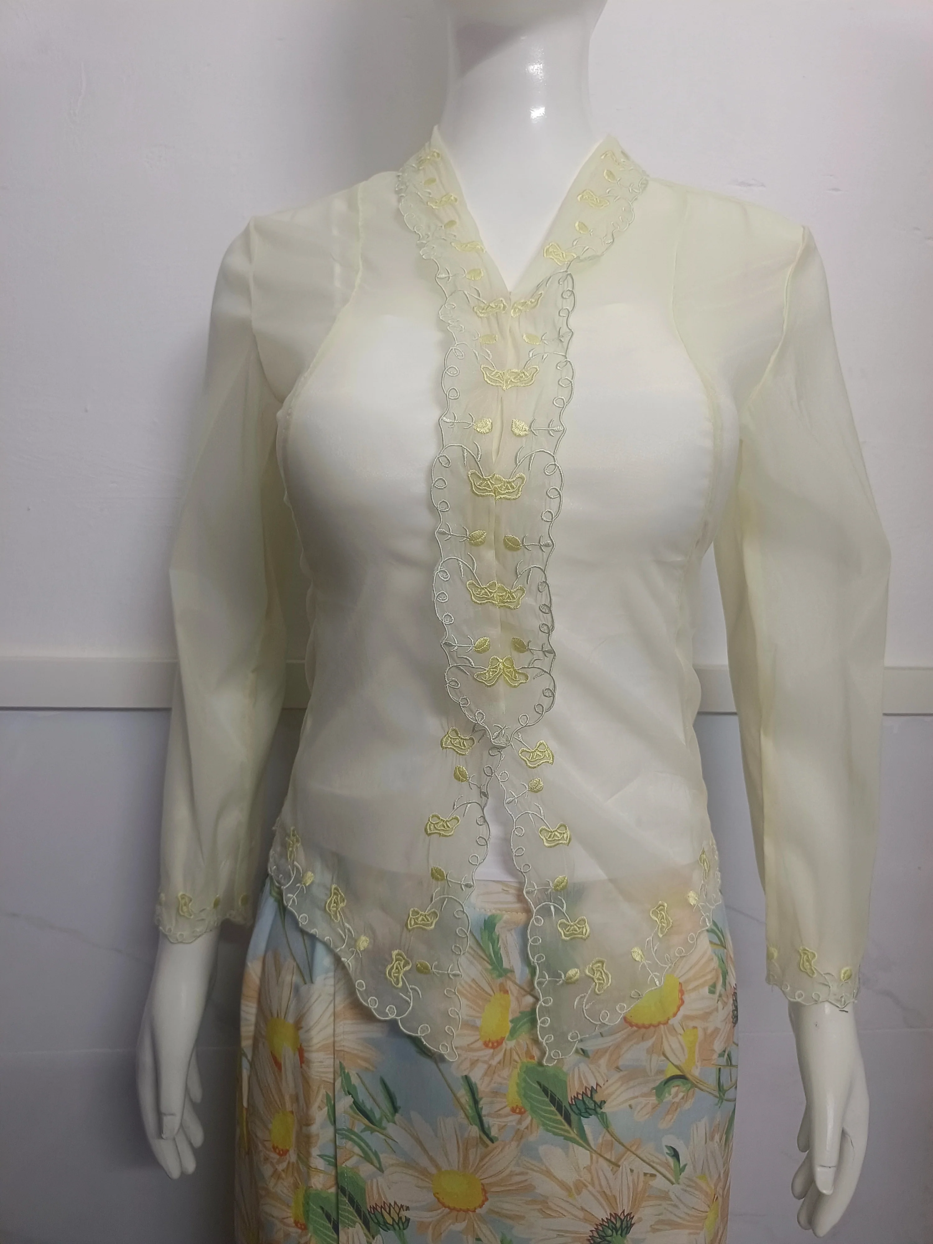 V Neck Floral Embroidered Cardigan - Image 6