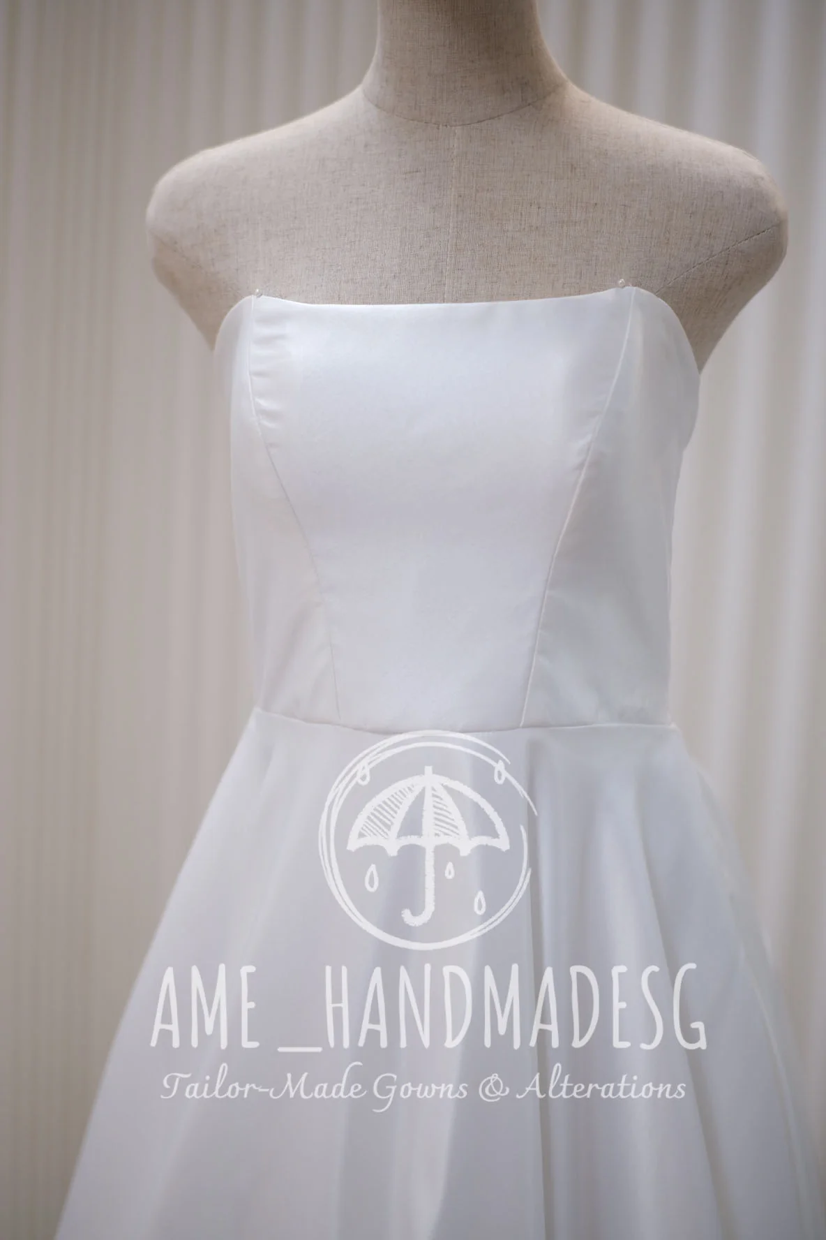 Lux Plain Pleated Size L Wedding Gown | Ready-to-Wear - Image 3