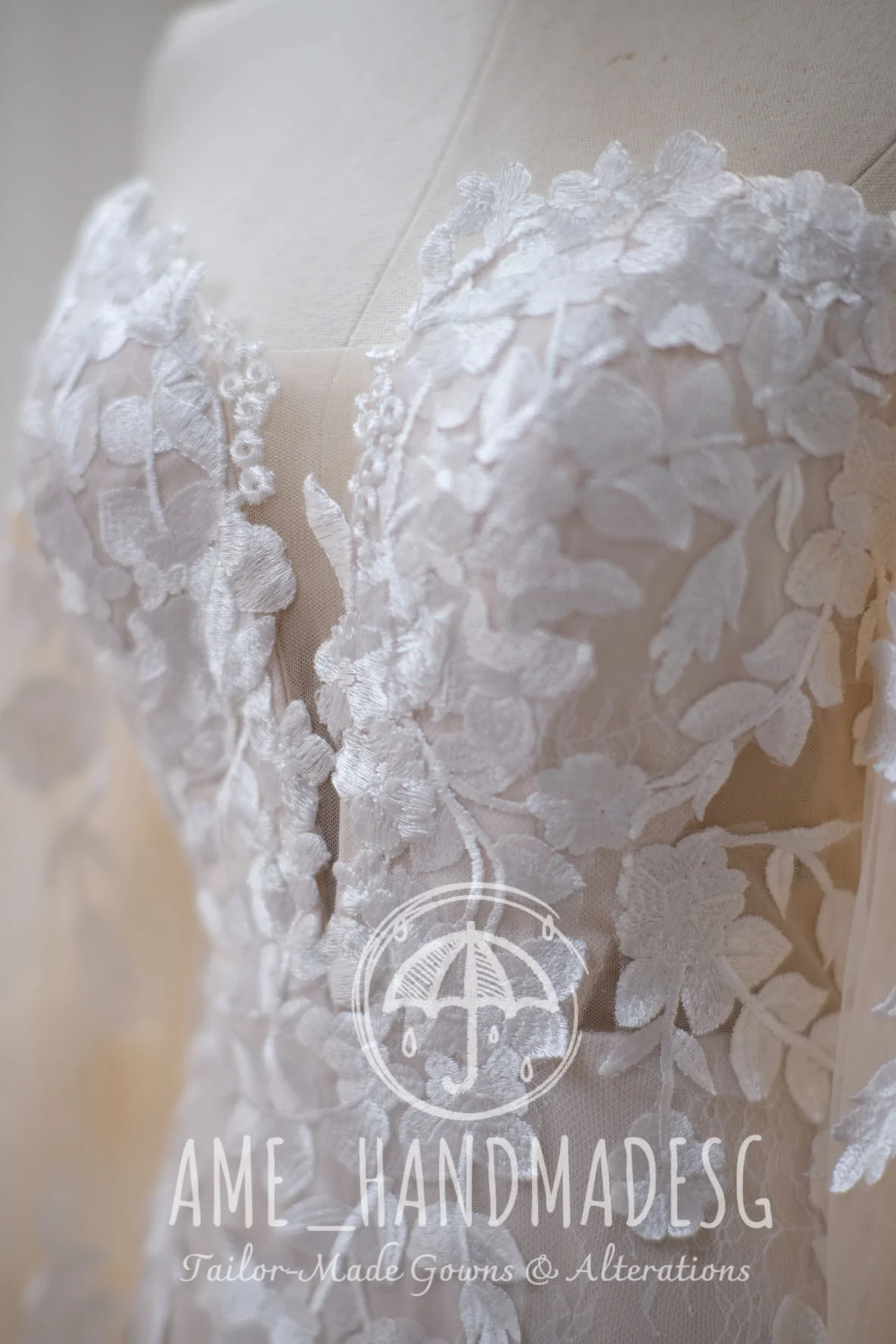 Premium Full Applique Lace Size M Wedding Gown | Ready-to-Wear - Image 7
