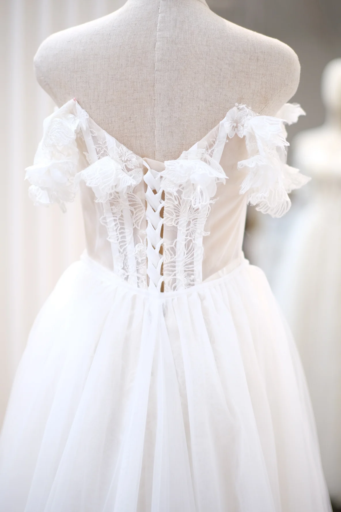 Premium Full Fabric Lace Size M Wedding Gown | Ready-to-Wear - Image 2