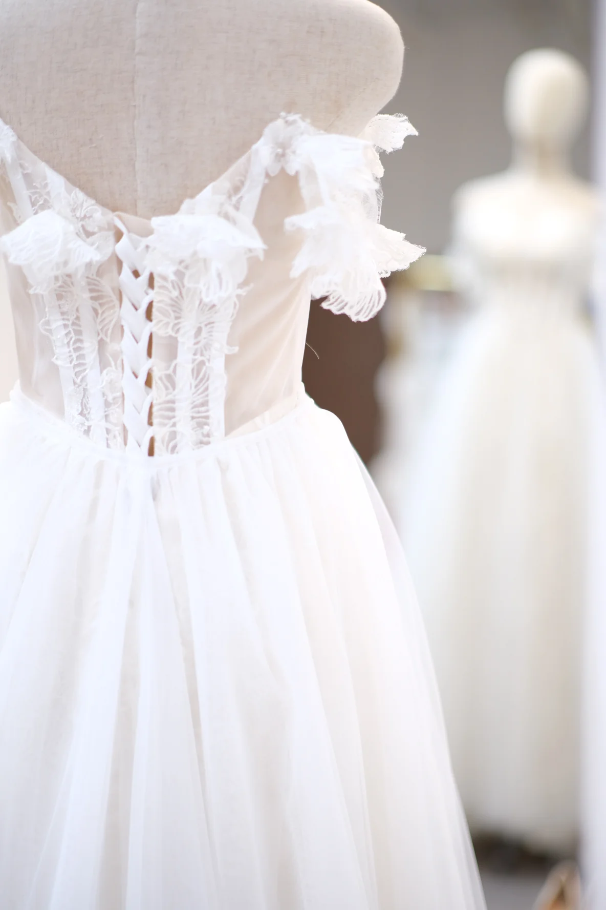 Premium Full Fabric Lace Size M Wedding Gown | Ready-to-Wear - Image 8