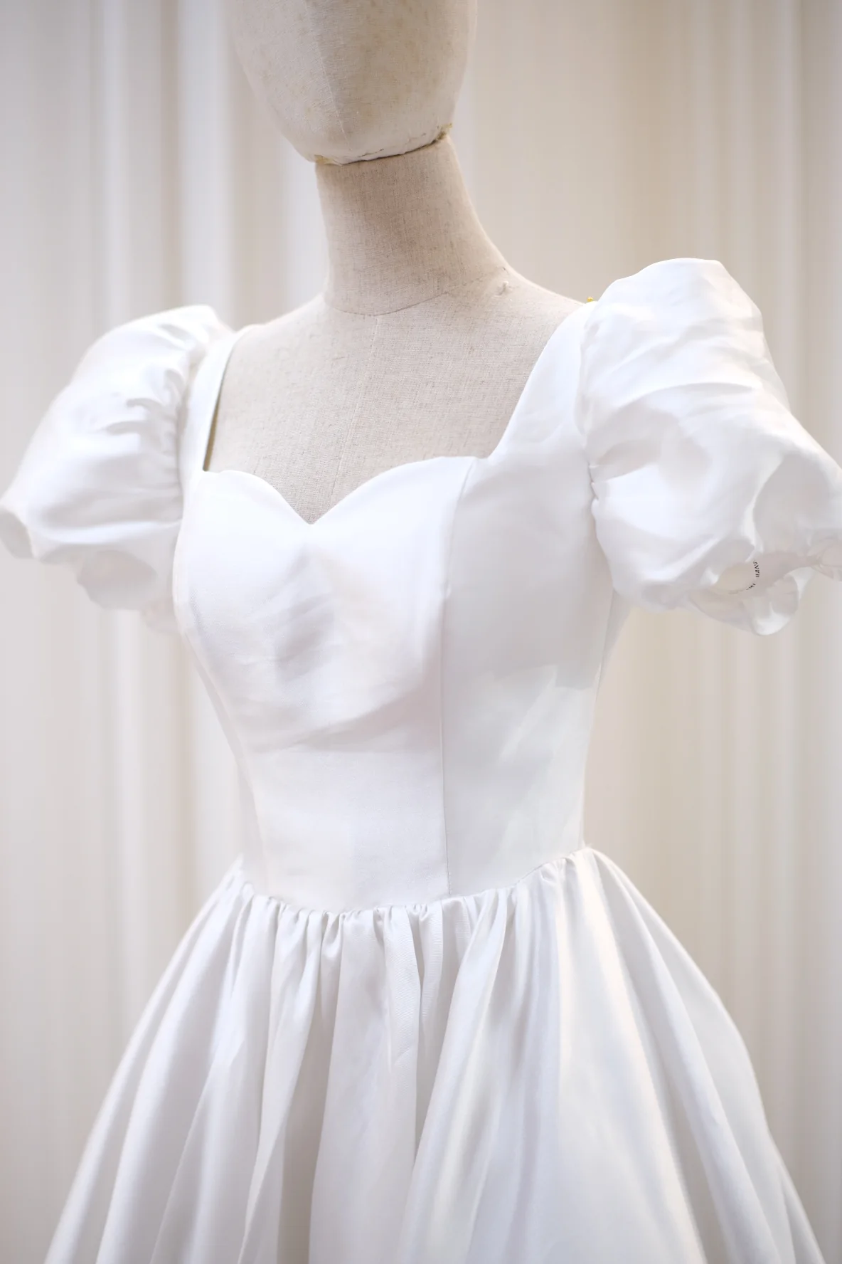 Lux Plain Pleated Size S Wedding Gown | Ready-to-Wear - Image 5