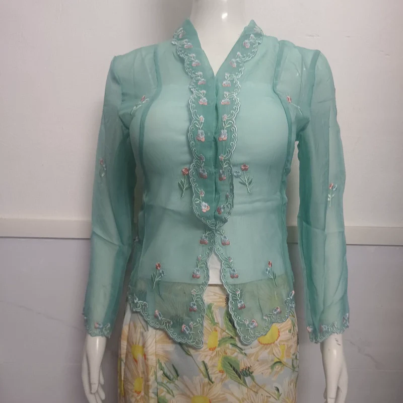 Kebaya Nyonya Cardigan - Image 4