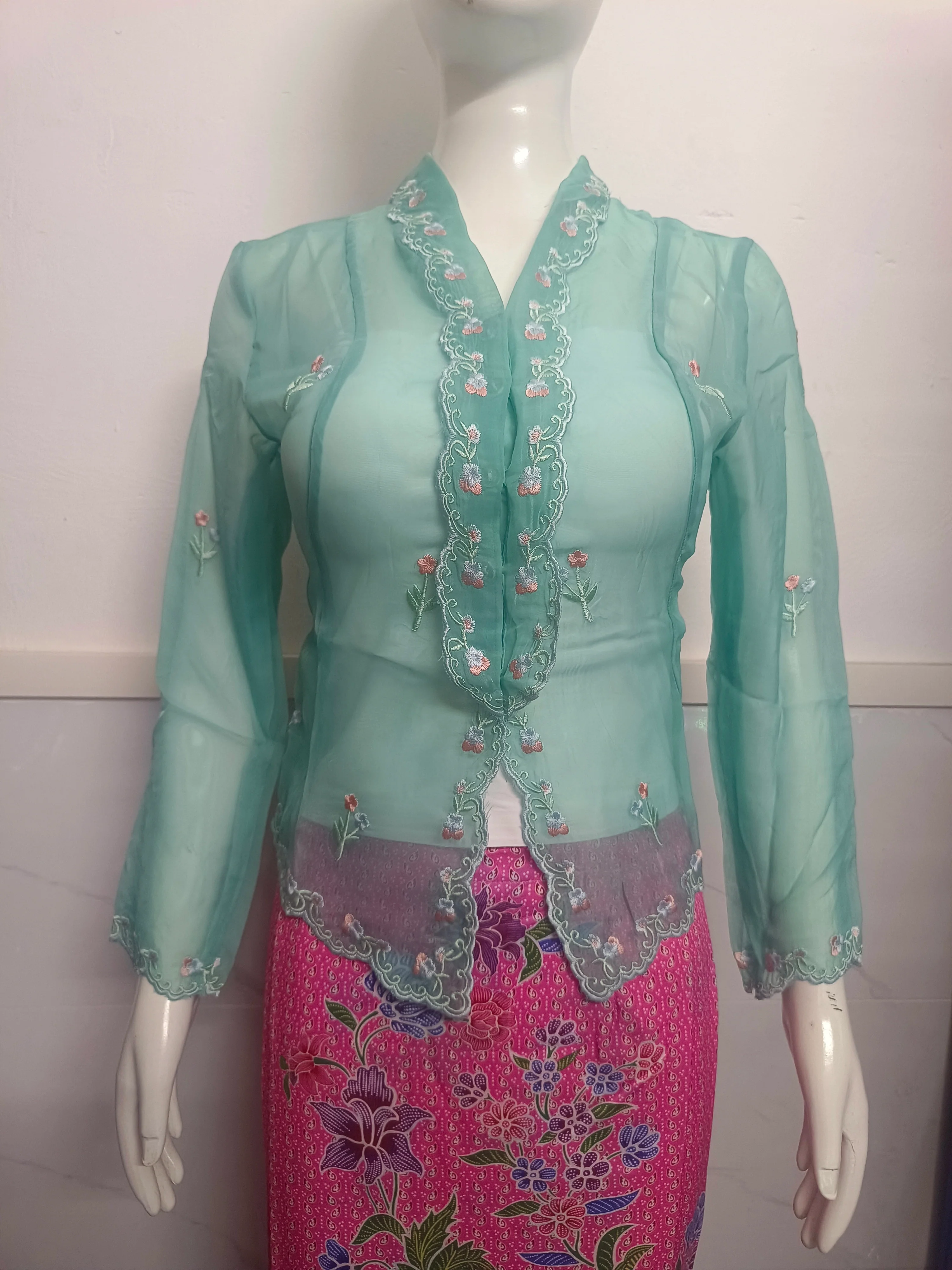 Kebaya Nyonya Cardigan - Image 6
